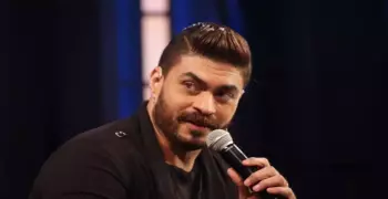 خالد سليم يكشف تفاصيل إصابته بورم (فيديو)