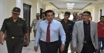 وزير التعليم العالي يتفقد مقر الجامعة التكنولوجية بالقاهرة الجديدة (صور)