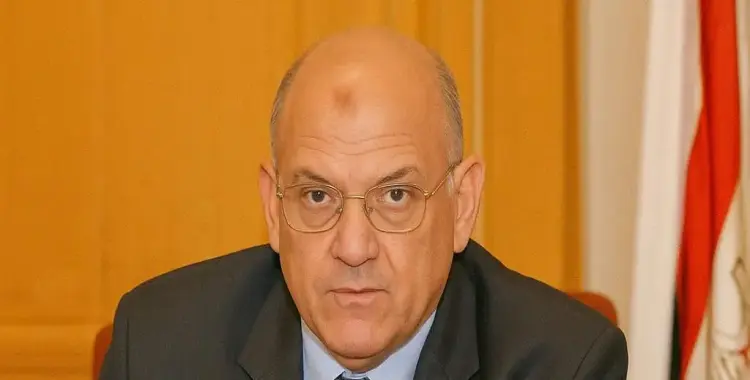  من هو اللواء صلاح العبد مالك محلات حلواني العبد؟ 