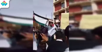 «لن تركع أمة قائدها محمد».. طلاب جامعة سوهاج يتظاهرون من أجل القدس (فيديو)