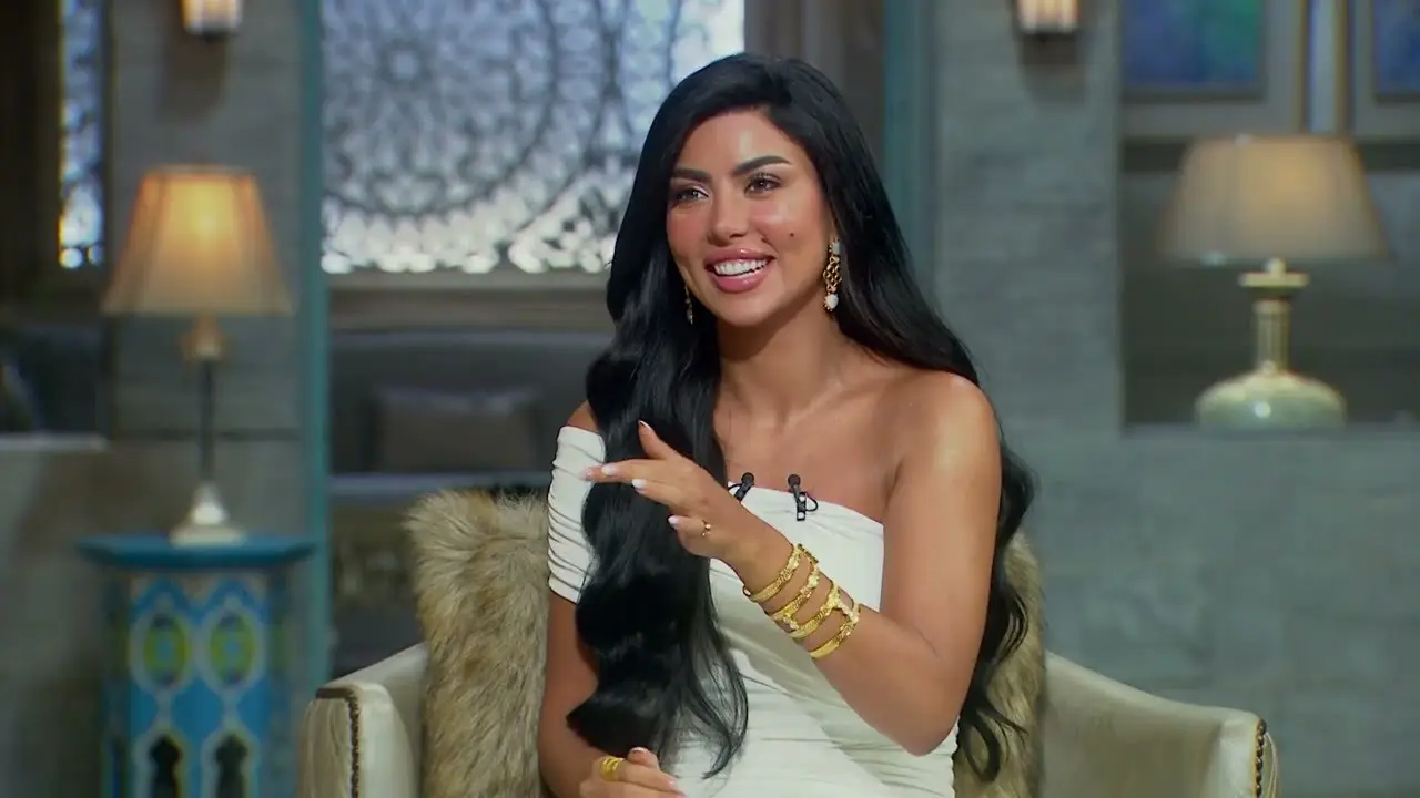 كارولين عزمي مسيحية ولا مسلمة.. معلومات قد لا تعرفها وبداية شهرتها