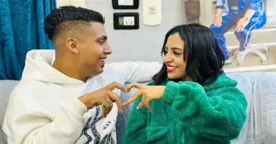 انهيار كروان مشاكل بعد دمار فرحه وحريق سيارته (فيديو)