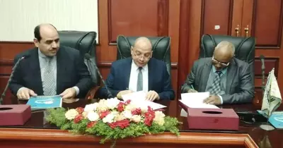 رئيس جامعة بني سويف يوقع اتفاقيات تعاون مع خمس جامعات سودانية