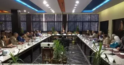 تفاصيل اجتماع رئيس جامعة الزقازيق بمديري الإدارات