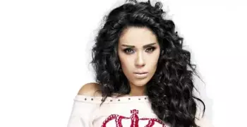 المطربة أمينة تحيي حفلا فنيا في السعودية اليوم