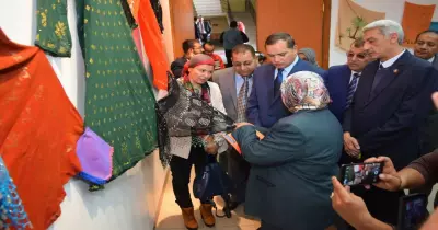 رئيس جامعة سوهاج يفتتح معرض الفن التشكيلي والتراث بقصر الثقافة