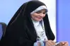 من هي المذيعة الإيرانية سحر إمامي التي شهدت انفجارا أثناء البث؟