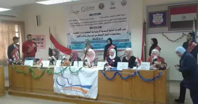 كلية الخدمة الاجتماعية بجامعة حلوان توعي طلاب ذوي الإعاقة بحقوقهم الصحية (صور)
