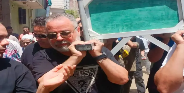  صبحي خليل في جنازة والدته 