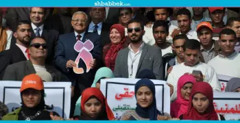 بمشاركة رئيس جامعة المنيا.. مظاهرة لمناهضة العنف ضد المرأة (صور)