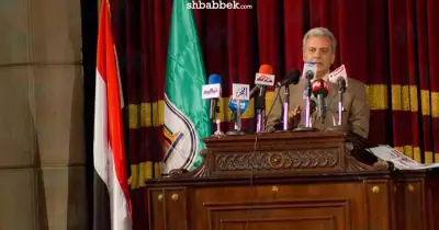 طالبة بجامعة القاهرة تنتقد نجيب محفوظ.. و«نصار» يرد