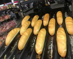 2 جنيه كحد أقصى.. التموين تصدر قرار لتنظيم أسعار الخبز السياحي والفينو