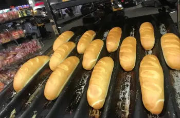 2 جنيه كحد أقصى.. التموين تصدر قرار لتنظيم أسعار الخبز السياحي والفينو