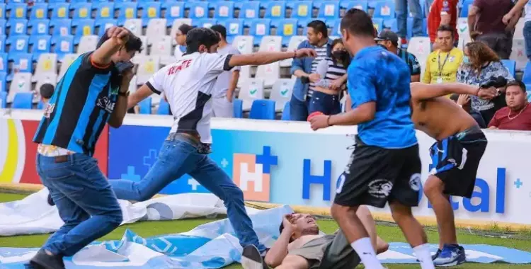  مذبحة كروية واشتباكات بالأسلحة بالدوري المكسيكي وسقوط قتلى فيديو وصور 