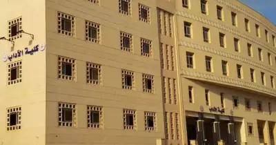 طالبة بكلية الآداب جامعة المنصورة تتهم دكتور بإهانتها داخل لجنة الامتحان: «كان هيضربني»