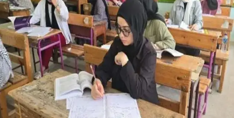  نظام امتحان اللغة الإنجليزية 2026 للطلاب الباقين للإعادة من العام الماضي 