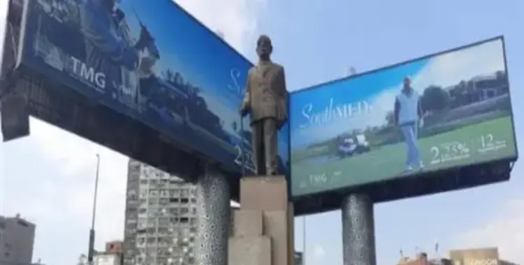  في ذكراه الـ19..تمثال نجيب محفوظ يعاني الإهمال والظلم 