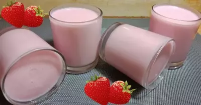 طريقة عمل الزبادي بالفراولة.. تتميز بخلوها من المواد الحافظة