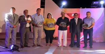 تكريم وفد كلية الإعلام ببني سويف في مهرجان الأفلام القصيرة بتونس
