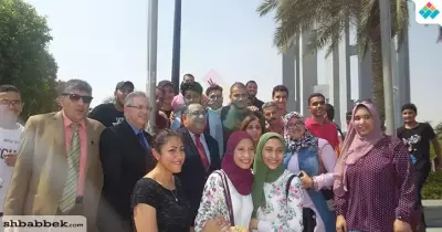 تركيب مظلات للطلاب في جامعة حلوان.. وداعا لحرارة الشمس الحارقة