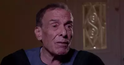 قصة عامل المدرسة الذي أصبح مديرا لها (فيديو)