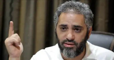 تدهور حالته بالسجن.. نجل فضل شاكر يطالب بالعدالة والإنصاف لوالده