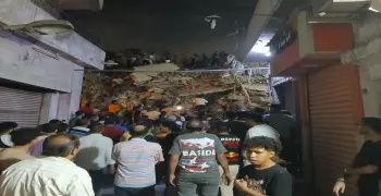 فيديو انهيار عقار السيدة زينب.. 16 أسرة تصارع الموت