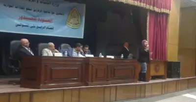 صور| جامعة الزقازيق تنظم ندوة شعرية بعنوان «العودة للجذور»