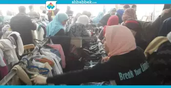 اكسسوارات وملابس.. سوق خيري بـ«تجارة عين شمس» والأسعار رمزية (صور)