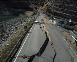 زلزال اليوم يضرب اندونيسيا بقوة 5.8 درجة.. التفاصيل