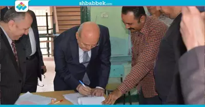 رئيس جامعة الزقازيق يدلي بصوته في الانتخابات