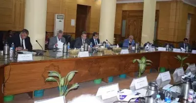 توزيع كتيبات وملصقات على طلاب جامعة بنها للمشاركة في الانتخابات الرئاسية