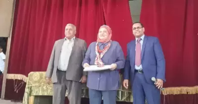طلاب من أجل مصر تكرم الأم المثالية بجامعة أسوان