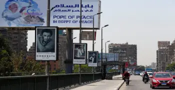الحكومة تقر ضوابط لإضاءة الإعلانات على الطرق العامة لترشيد الطاقة.. تعرف عليها