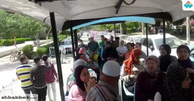 الطلاب المستجدين فرحانين بـ«طفطف» جامعة أسيوط