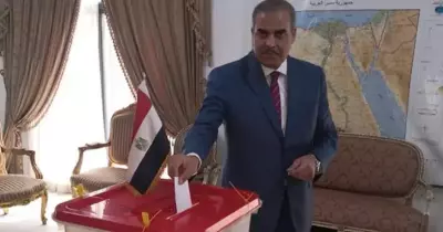 رئيس جامعة الأزهر يدلي بصوته في سفارة مصر بالبحرين