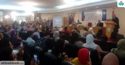 بالصور.. زاهي حواس يتحدث عن أسرار الآثار لطلاب جامعة مصر للعلوم والتكنولوجيا