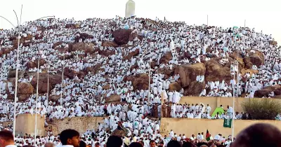 بث مباشر من عرفات.. شاهد حجاج بيت الله الحرام على جبل الرحمة