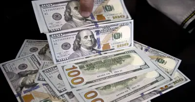 سعر الدولار مقابل الجنيه المصري اليوم الاثنين 13 أبريل.. الأخضر وصل كام؟