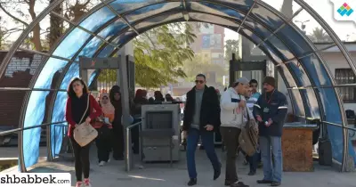 بالصور.. جامعة أسيوط تستقبل طلابها وسط تشديدات أمنية على البوابات