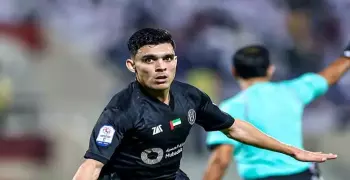 ما هو لون جاكيت أشرف بن شرقي مع رامز جلال؟