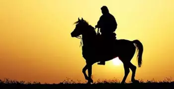 مصعب بن عمير.. فتى مكة المدلل الذي أبكى الرسول في أحد