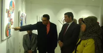 جامعة المنيا تفتتح معارض «إبداعات نسجية ودواير دواير» بكلية التربية الفنية