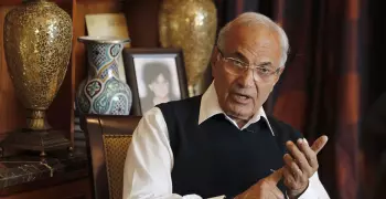 رويترز: السلطات المصرية تلقي القبض على 3 من مؤيدي أحمد شفيق