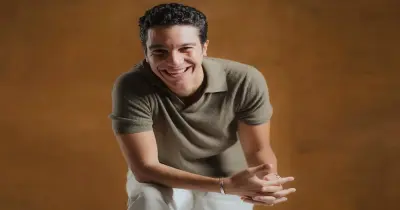 نور النبوي يدهس محصل كهرباء.. «وعده بدفع مصاريف علاجه وقفل تليفونه»