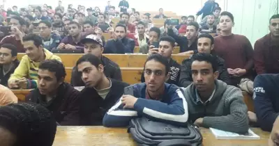 رئيس جامعة الأزهر يحذر طلاب «هندسة قنا» من الانسياق وراء الشائعات