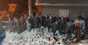 انتشال 9 ضحايا من تحت أنقاض عقار أسيوط المنهار