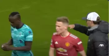 فيديو ماني يرفض مصافحة كلوب وتعليق المدرب