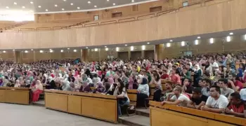 كلية حقوق عين شمس تستقبل الطلاب الجدد بحضور عميد الكلية (صور)