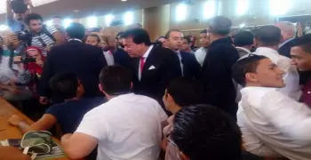 وزير التعليم العالي لطلاب عين شمس: «اللي يزعلكم تعالولي بورقة وأنا اخد حقكم»